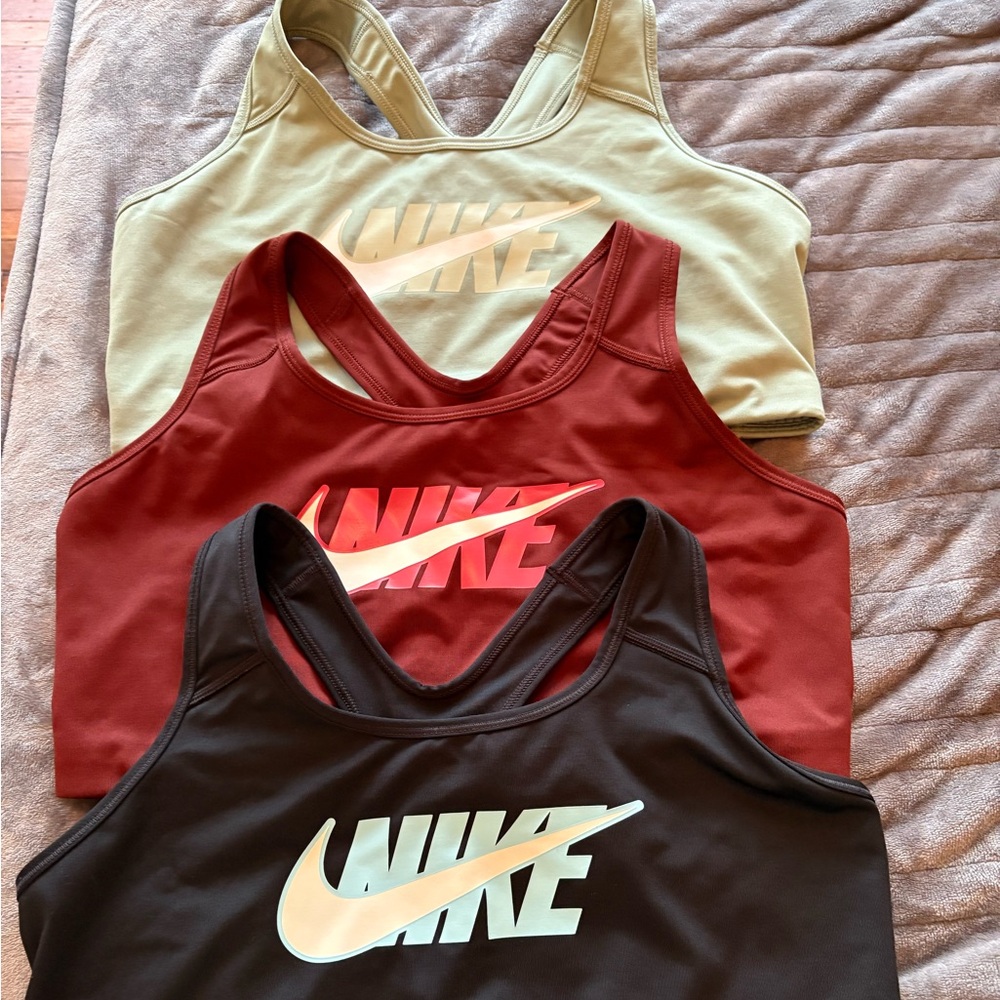 Women’s Nike sport bras!